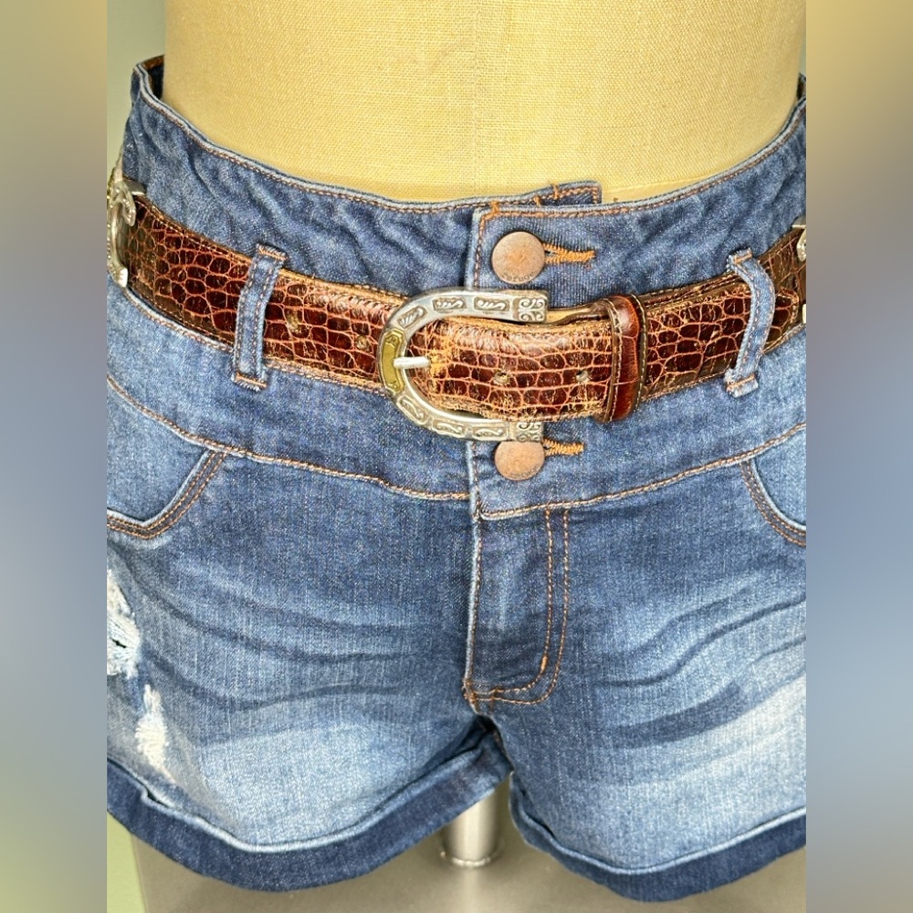 Brighton western style Brown Crocodile-Embossed Belt size M measures 35” long